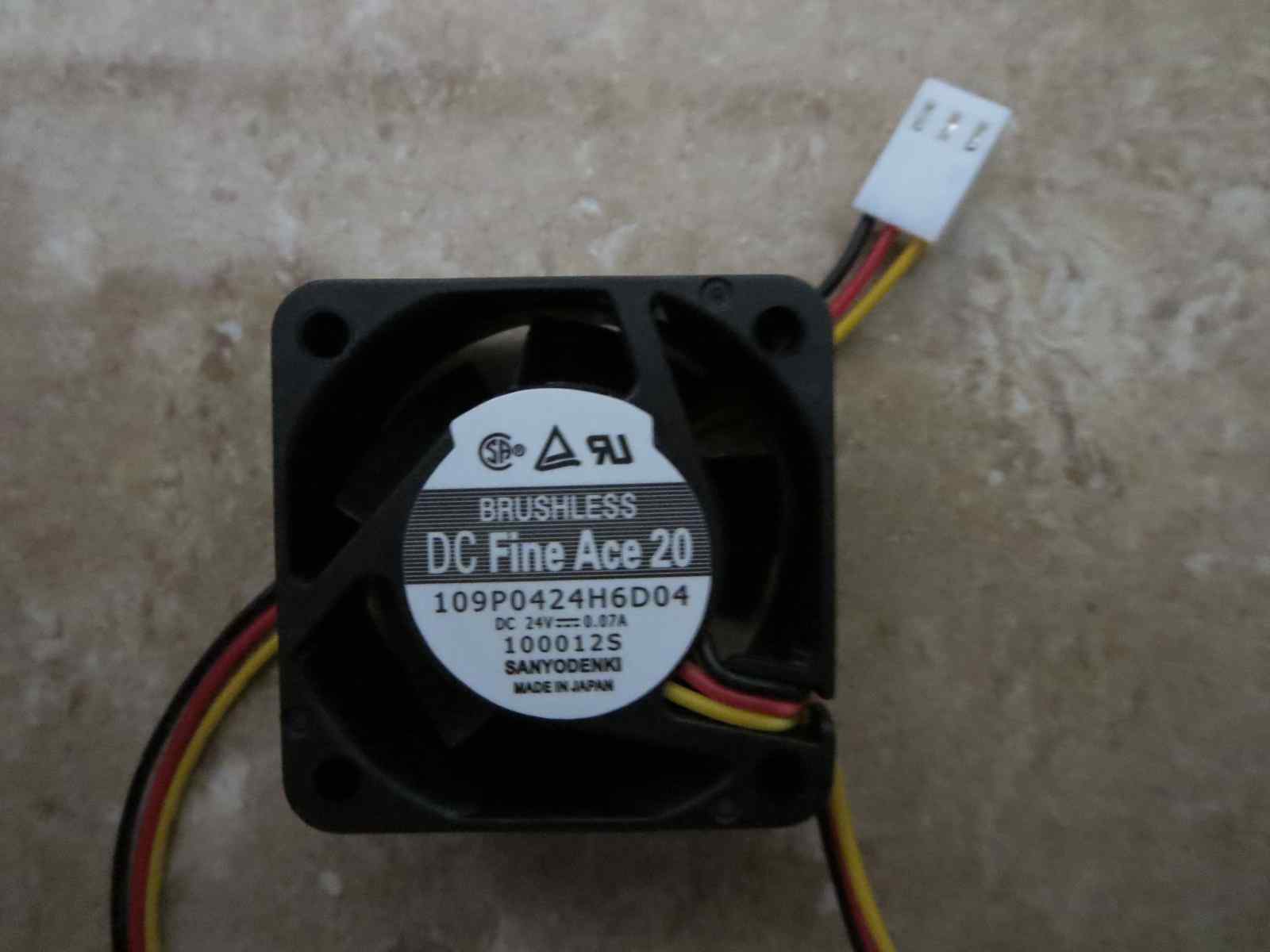  109PO424H6D04 Sanyo cooling fan
