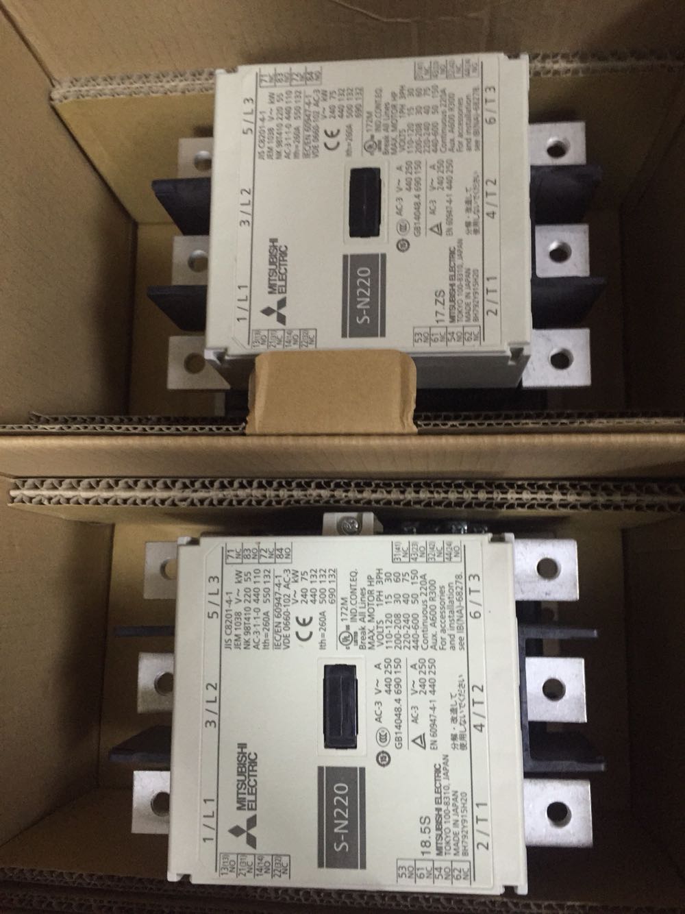  Mitsubishi S-N220 AC 110V 220v 380v Contact starter
