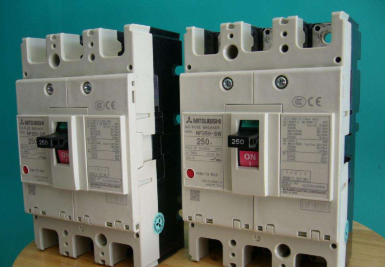  Mitsubishi NF250SW SP 4P 3P