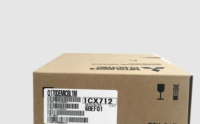  Mitsubishi Q170DEMICBL1M  servo cable