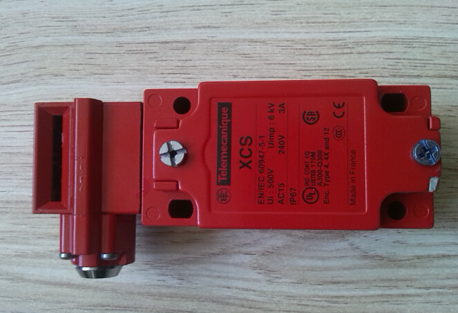 SCHNEIDER  XCSZ03 